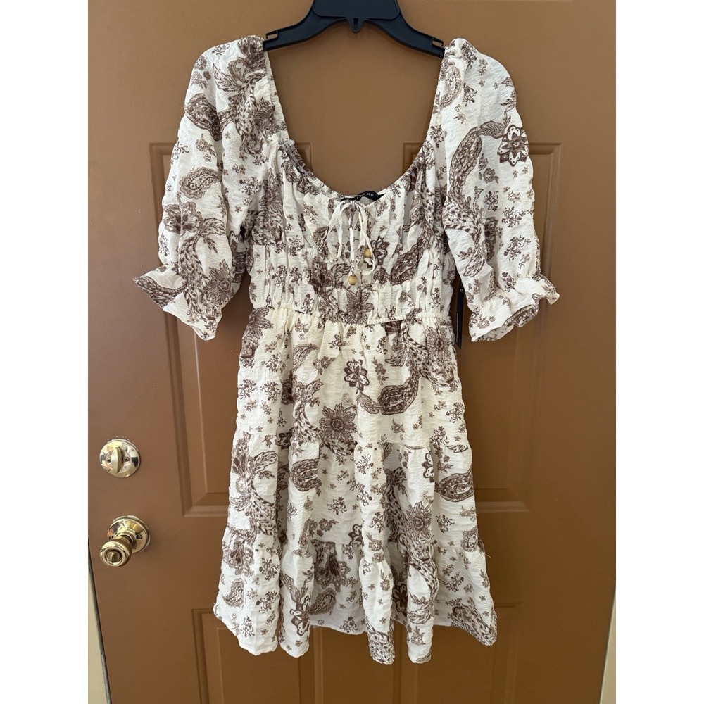 Juniors Mary & Mo Cream & Brown Floral Tired Skater Dress Size Medium NWT